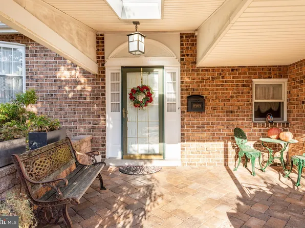 8565 Old Line Rd, Philadelphia, PA 19128