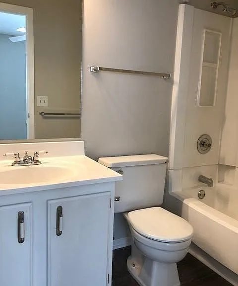 1801 Queen Anne Ct — Photo 16