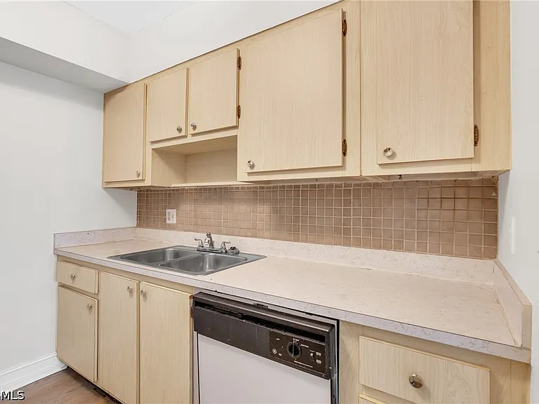 1830 Maravilla Ave #806 — Photo 10
