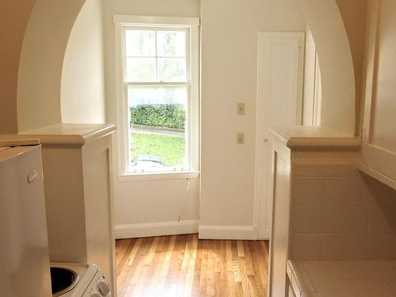5th image of 75 Buena Vista Ave E #201