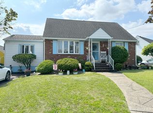 123 Crestview Rd, Fords, NJ 08863