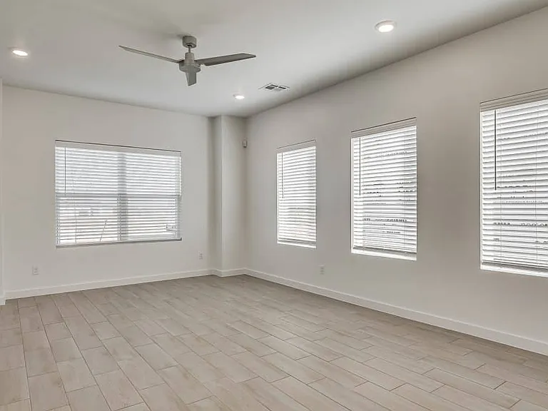 4200 NW 180th Ter — Photo 26