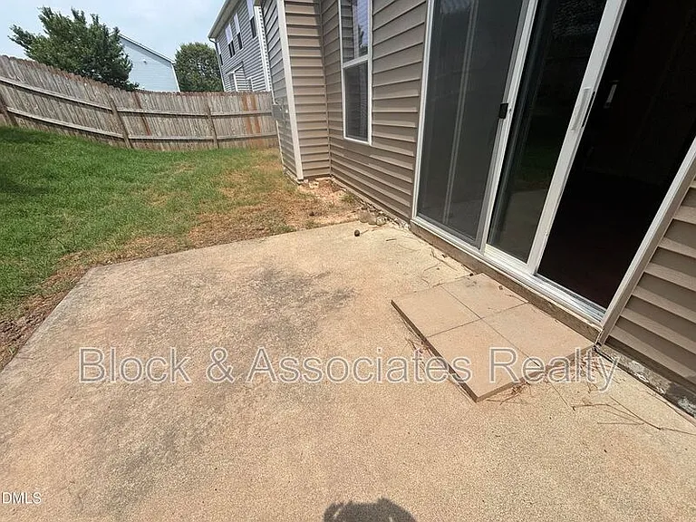 4 White Spruce Ct — Photo 27