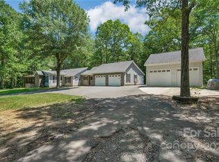 5922 Quarter Mile Rd, Lake Wylie, SC 29710