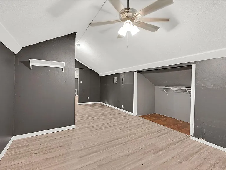 310 N Rock Island St — Photo 6