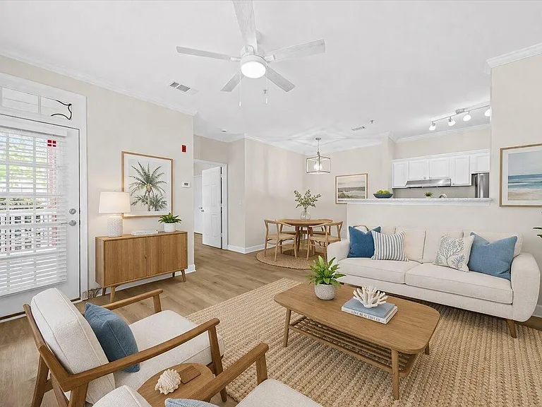 45 Sycamore Ave #1011 — Photo 4