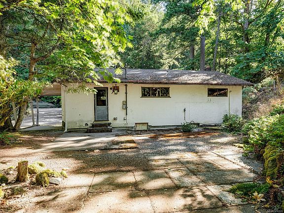 3rd image of 5142 W Saanich Rd