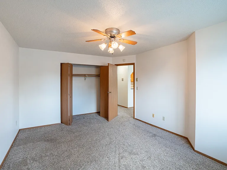 Fargo, ND Westview Towers Apartments | Bedroom