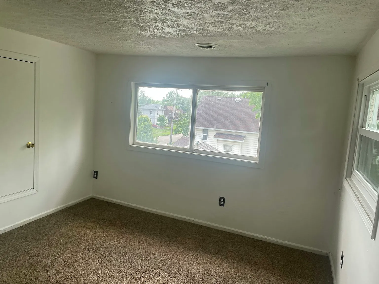 124 Russell Avenue, Unit 3 — Photo 3