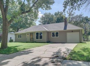 8722 Marty St, Overland Park, KS 66212