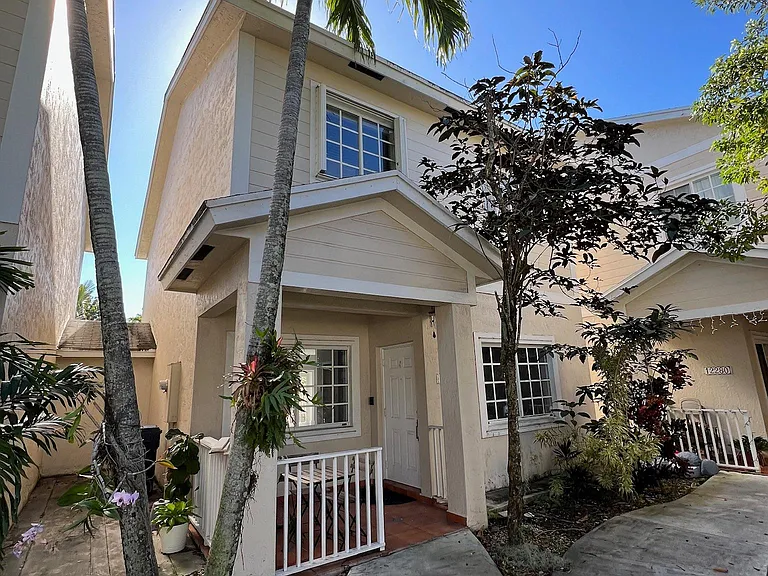 12278 SW 148th Ter — Photo 1