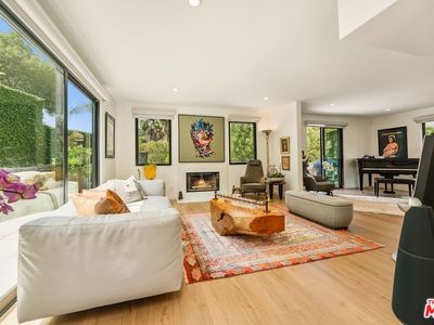 2450 Coldwater Canyon Dr, Beverly Hills, CA, 90210