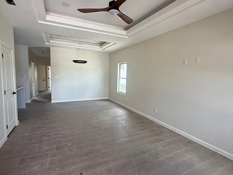 1014 Escondido Ln — Photo 11