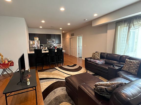 5th image of 1608 Ridge Ave APT 401