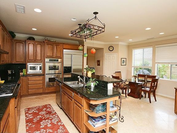 Chef's Kitchen w/Granite & Stainless