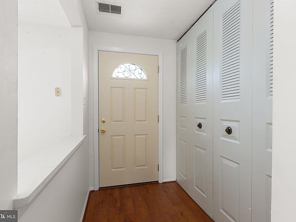 4th image of 3432 Jousters Way