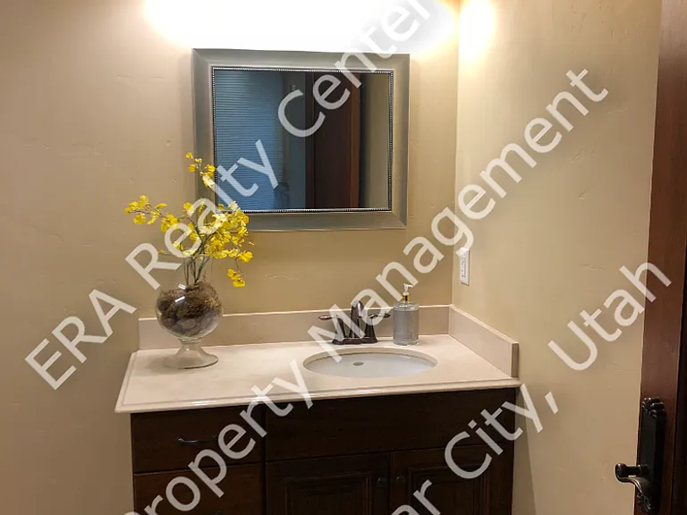 2069 N Main St #105A — Photo 10