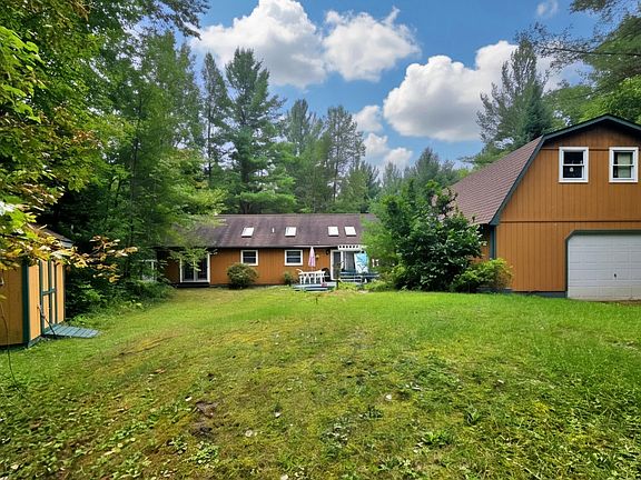 3rd image of 2115 Drummond Rd