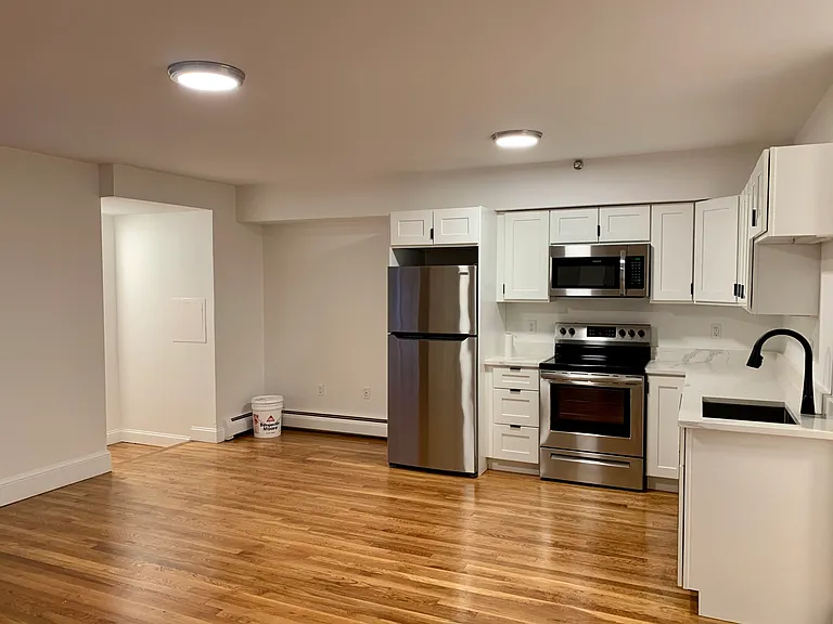 141 Beacon St #1 — Photo 4