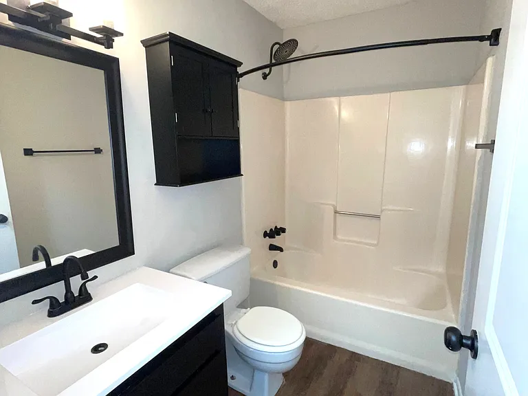 Oak Terrace Apartments — Photo 11