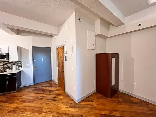 Rented by City Connections Realty | media 9