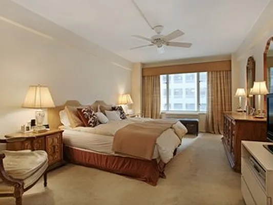 Sold by Corcoran | media 21