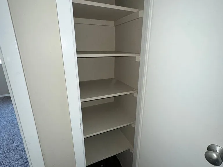 The Regency Apartments — Photo 128