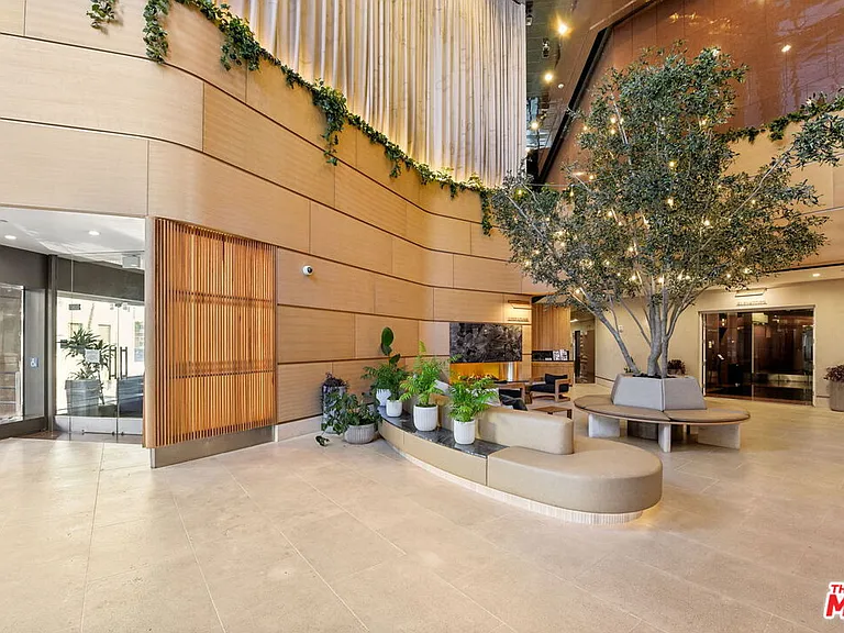 1100 Wilshire Blvd #3307 — Photo 27