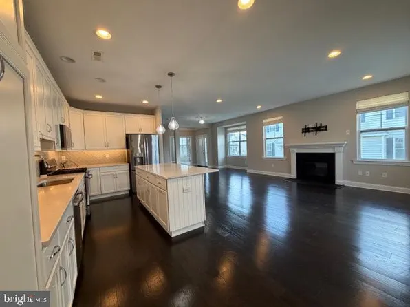 275 Hillstone Cir, Souderton, PA 18964