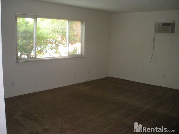 3rd image of 1928 Wildwood Way APT 2