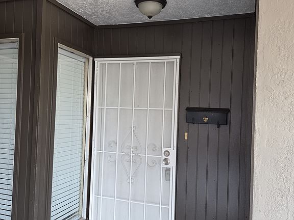 2nd image of 10431 Shannon Pl