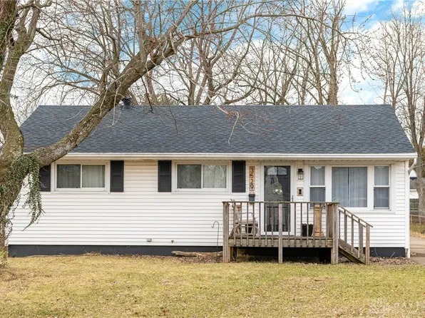 3529 Valleywood Dr, Dayton, OH 45429