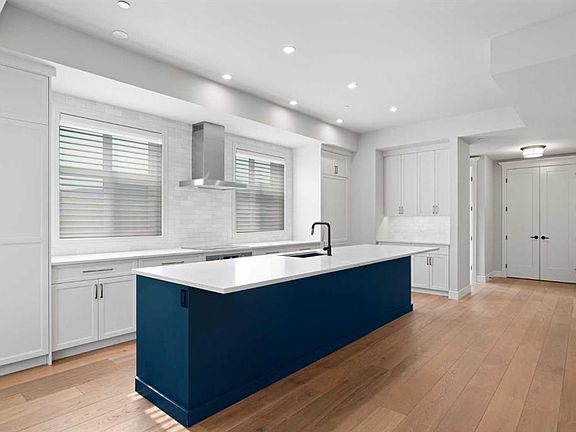 4th image of 275 W Lebel Cres NW #203