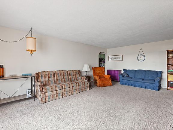 5th image of 9610 Ridge Hwy