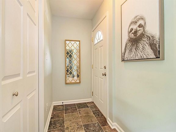 4th image of 2084 Garden Cir