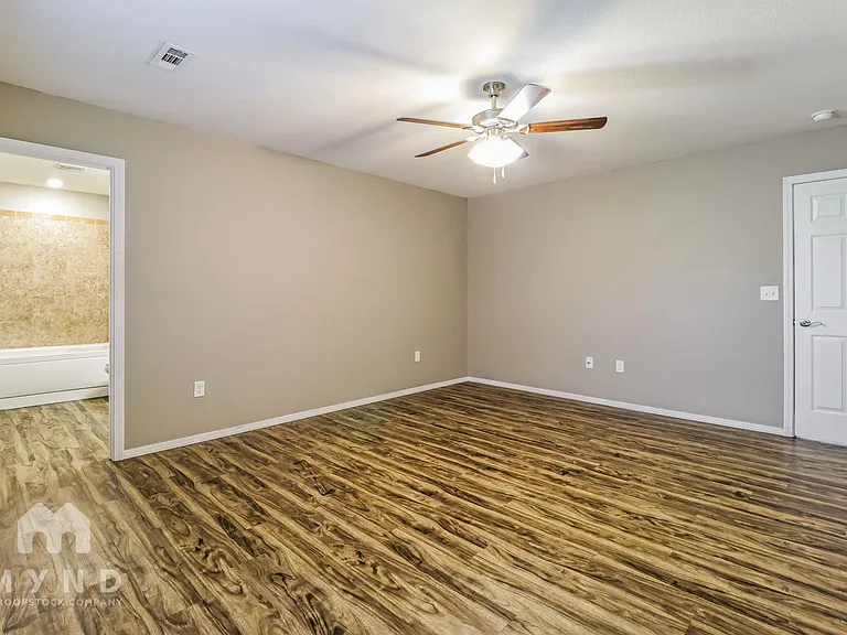 2112 Cedar Cir — Photo 11
