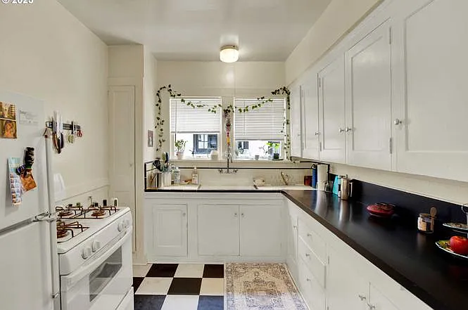 2066 NW Overton St #3 — Photo 7