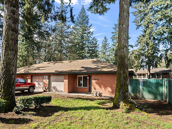 3rd image of 1400 NE 142nd Ave