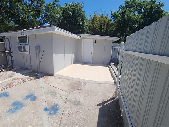 5th image of 6809 N Gunlock Ave
