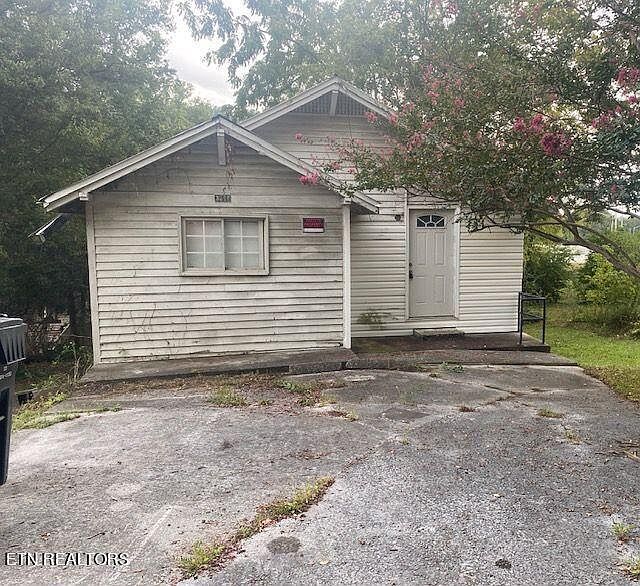 1st image of 2638 Greenway Dr