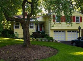 50 Oakland Rd, Maplewood, NJ 07040