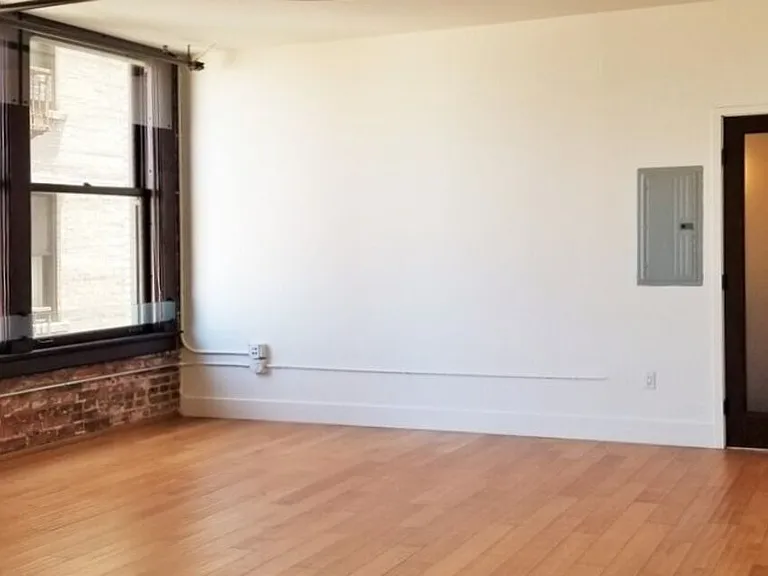 460 S Spring St #908 — Photo 15