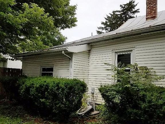 2nd image of 949 Kercher St