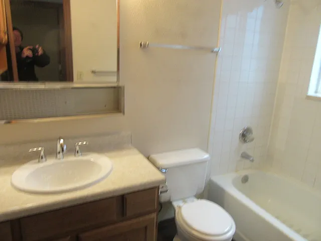 250 Nashua Ct — Photo 16