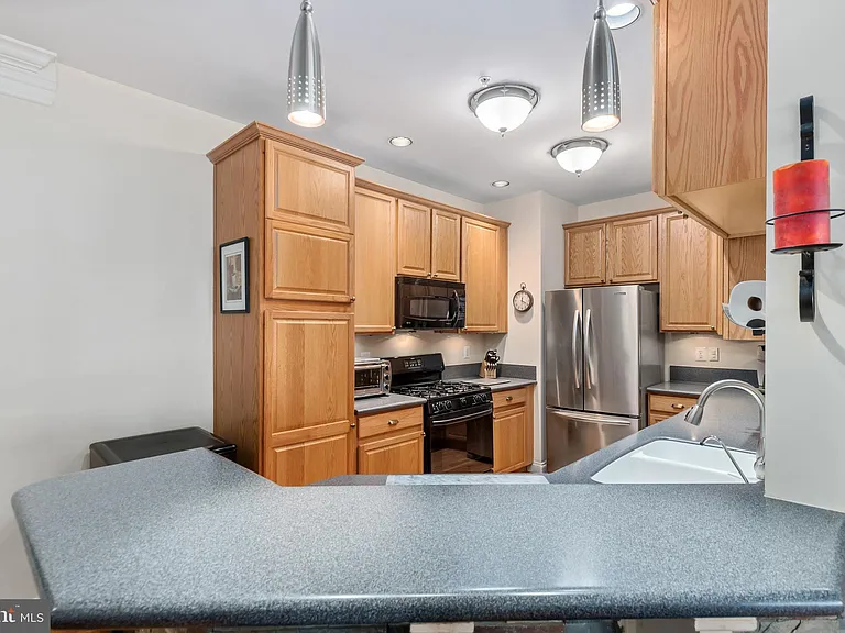 5114 Oneill Ln — Photo 15