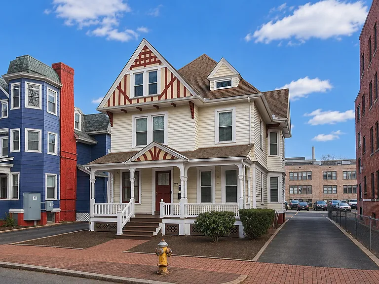 27 Salem St #2 — Photo 2