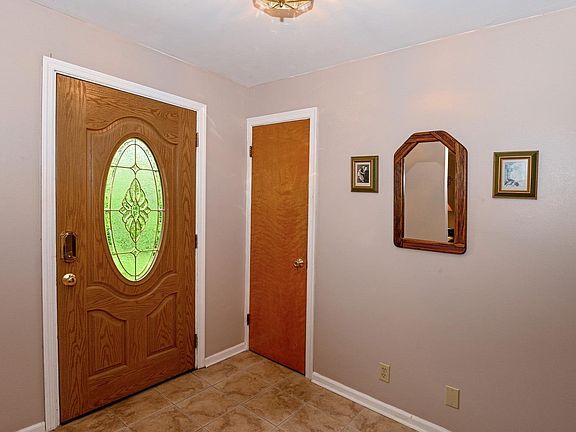 3rd image of 5598 Cleves Warsaw Pike