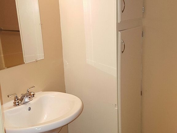 5th image of 3811 Sandhurst Dr APT 210