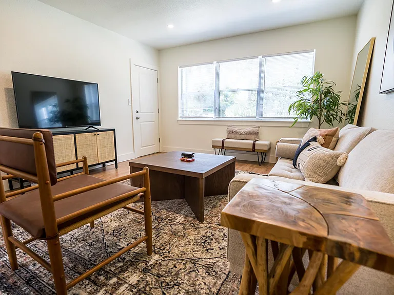 2160 Riverside Ave #5 — Photo 12