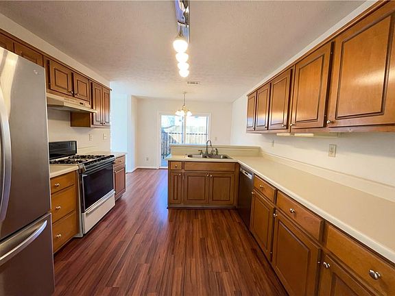 2nd image of 3524 Sweetgum Ln